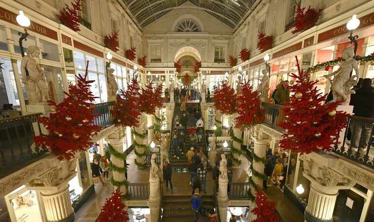 Nantes en fêtes , féerie de noël 2023 , décorations